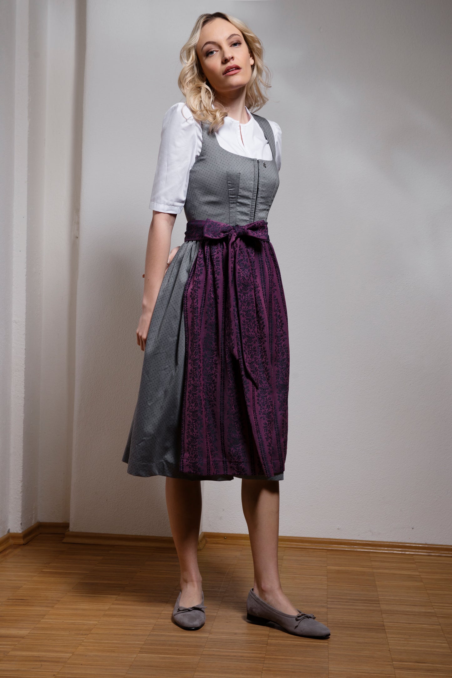 Gastgeber Dirndl "Rita" hellgrau